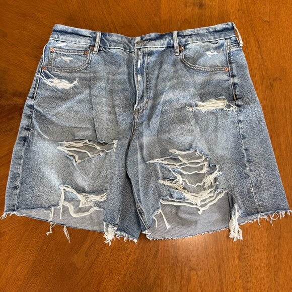 American Eagle 6" Strigid Curvy Ripped Super High-Waisted Relaxed Denim Short - Picture 2 of 5